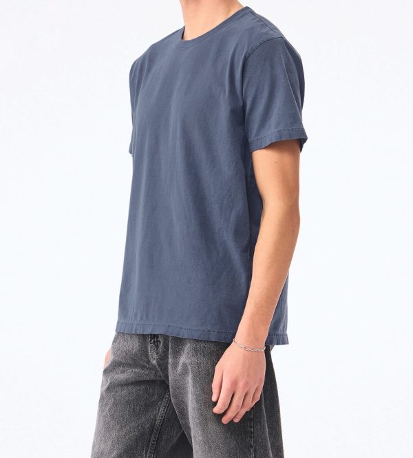 Fe d aqui washed navy - lateral hombre Camiseta cristiana Fe d'aquí azul lavado, vista lateral