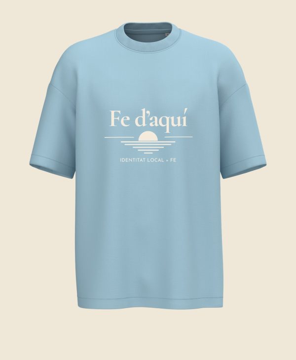 Fe d aqui hombre - mockup tamano uniforme Camiseta cristiana Fe d'aquí para hombre, azul mediterráneo - Gràcia i Art